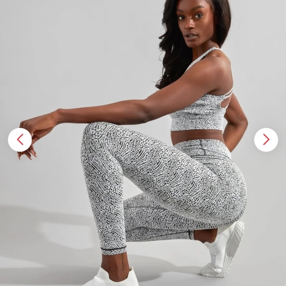 Evolve Jacquard Legging - Picture 3 of 5